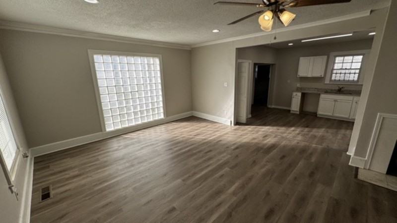 1418 Snowden Ave - Photo 2 of 21