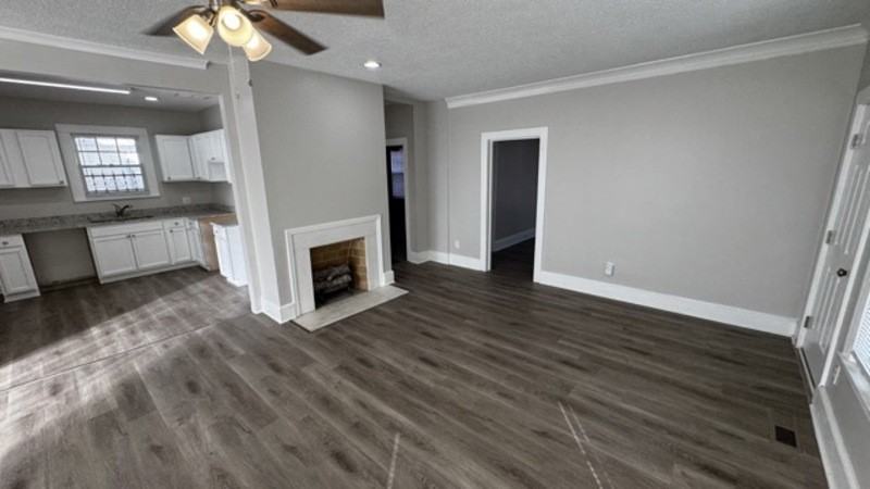 1418 Snowden Ave - Photo 3 of 21