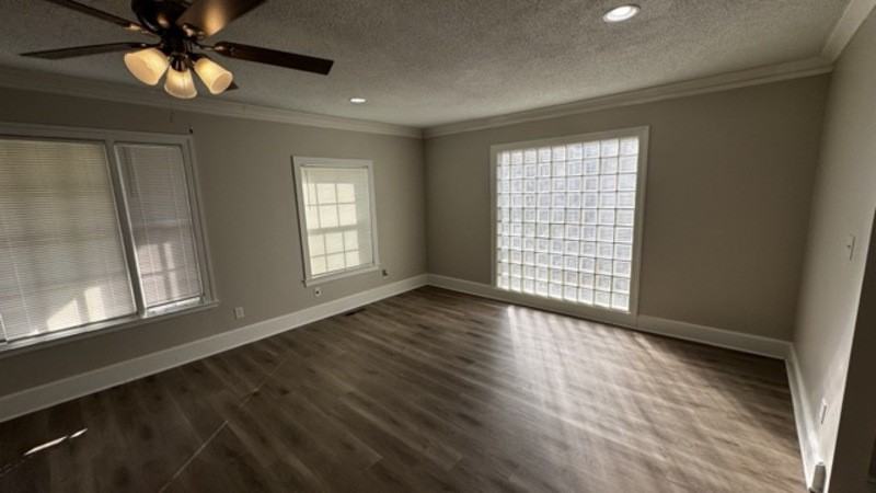 1418 Snowden Ave - Photo 4 of 21