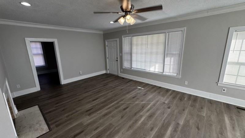 1418 Snowden Ave - Photo 5 of 21