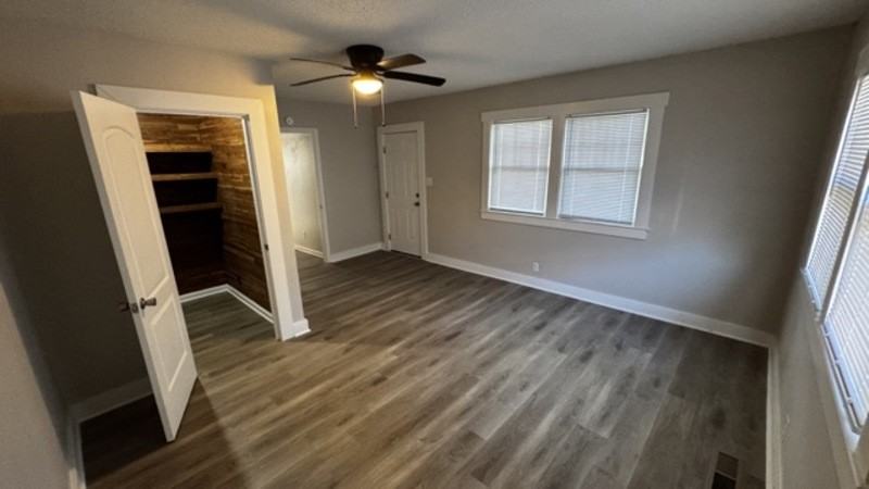 1418 Snowden Ave - Photo 7 of 21