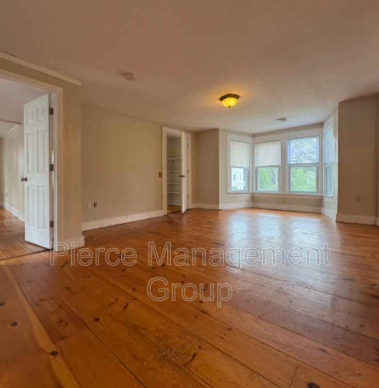 11 1/2 Perkins Ct - Photo 4 of 18