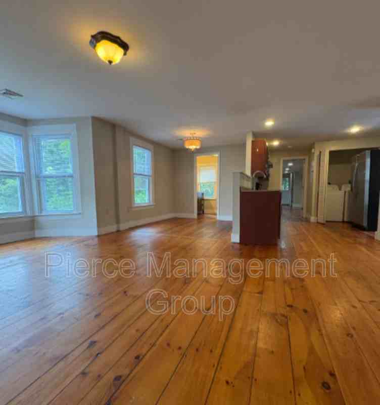 11 1/2 Perkins Ct - Photo 5 of 18