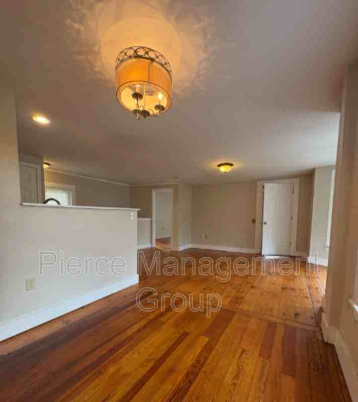 11 1/2 Perkins Ct - Photo 6 of 18