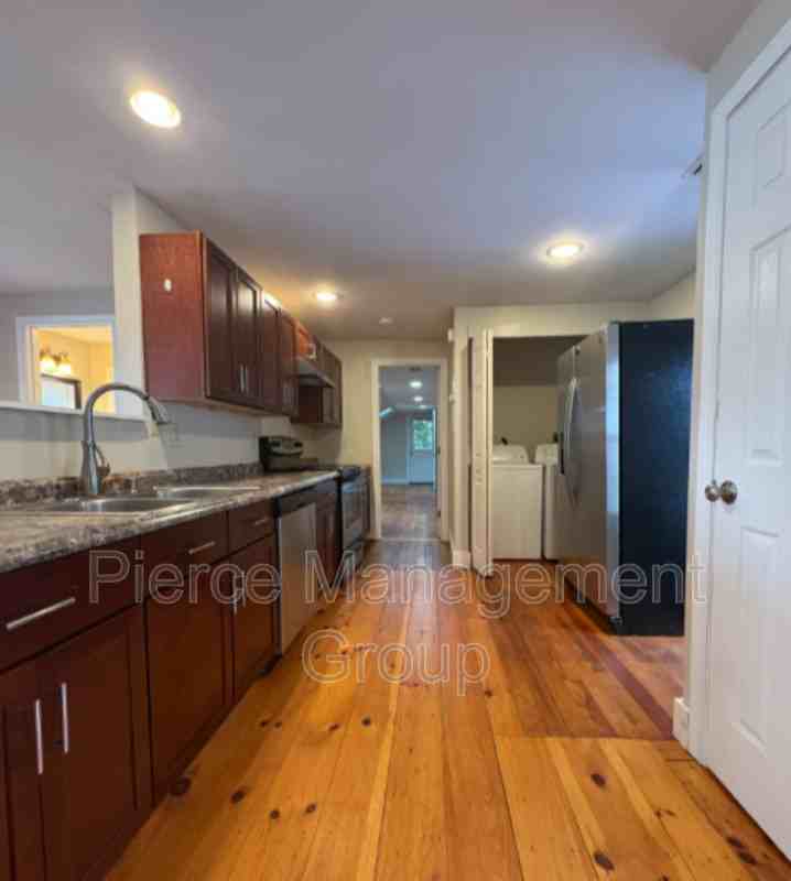 11 1/2 Perkins Ct - Photo 7 of 18