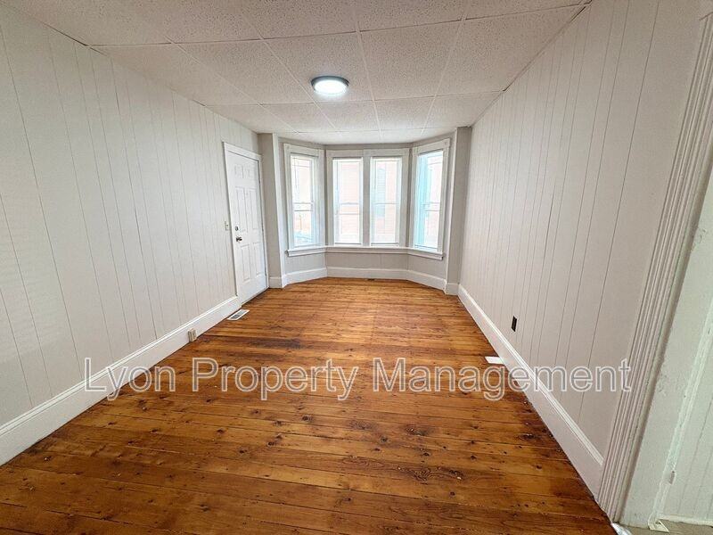 37 Mechanic Ave #1L - Photo 4 of 10
