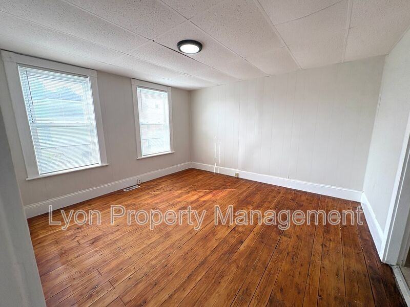37 Mechanic Ave #1L - Photo 6 of 10