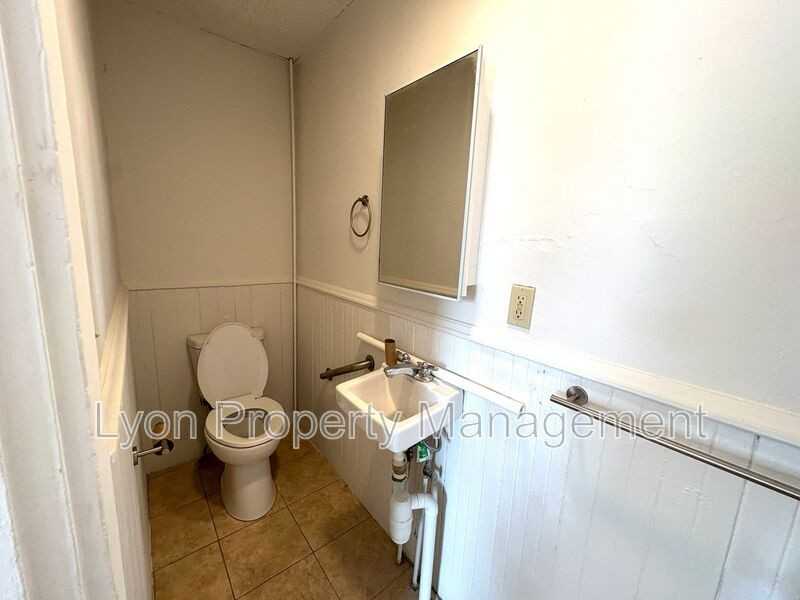 37 Mechanic Ave #1L - Photo 7 of 10