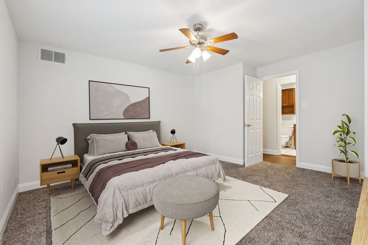 Georgia West - Photo 3 of 45