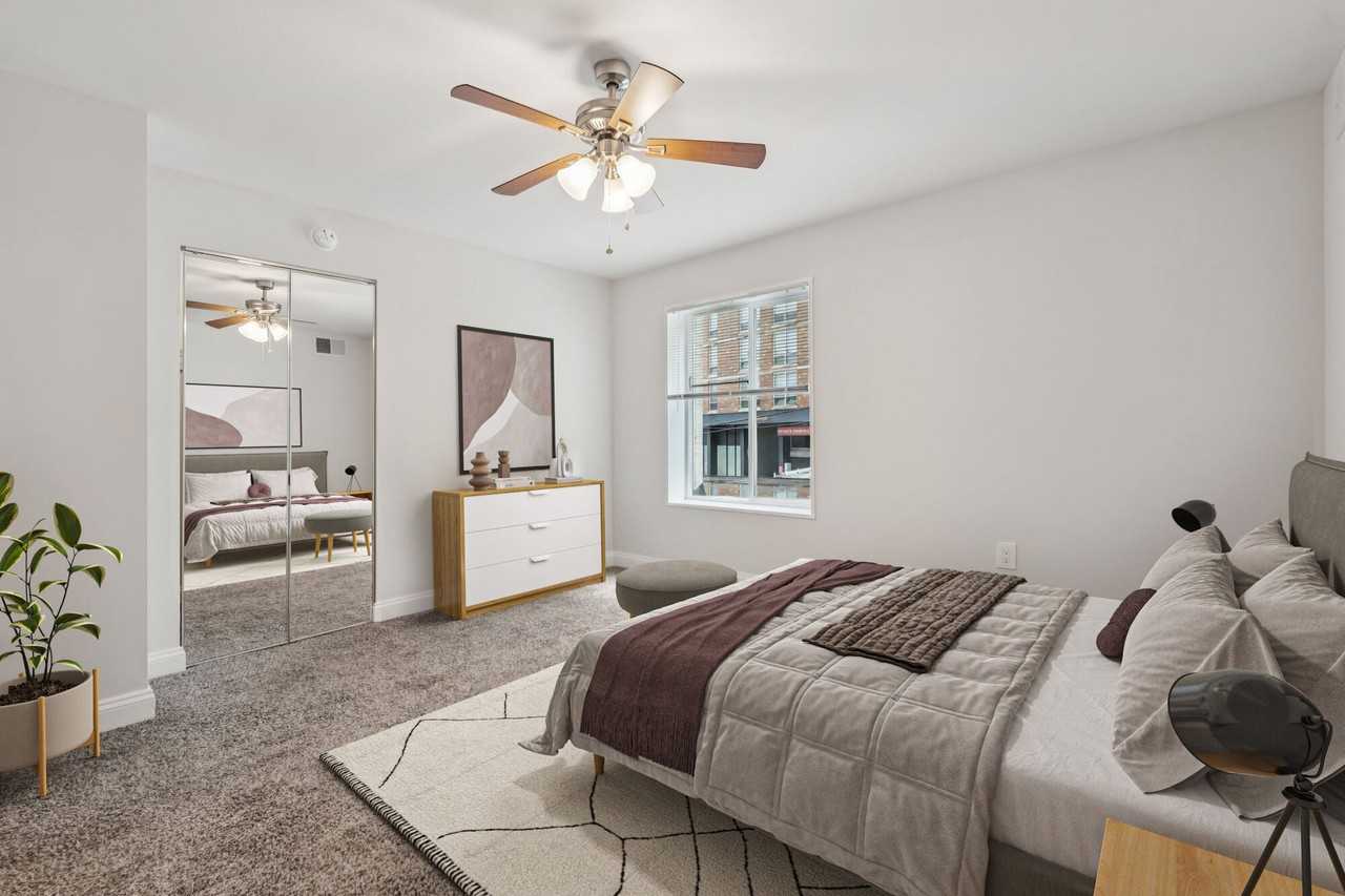 Georgia West - Photo 5 of 45