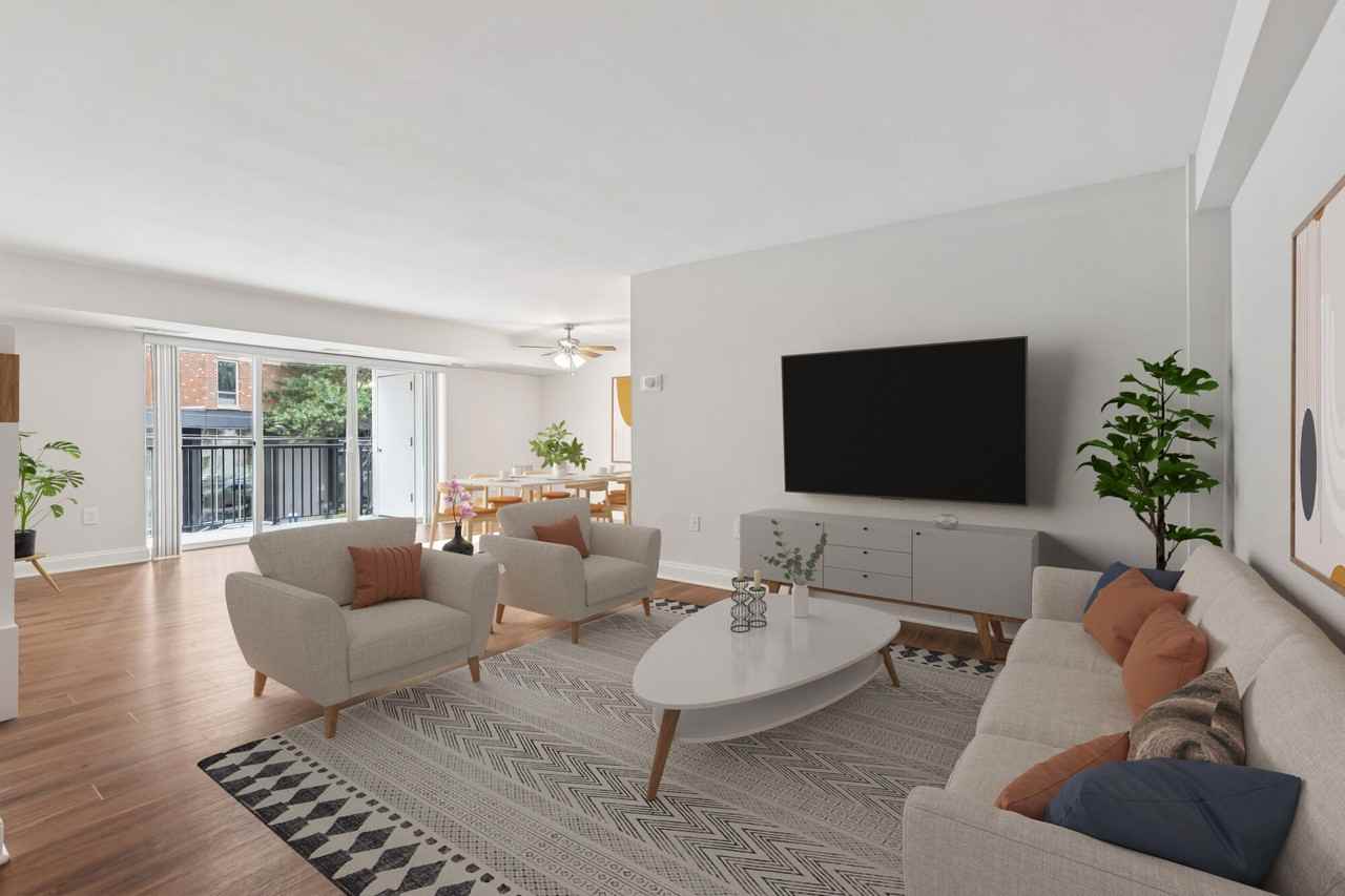 Georgia West - Photo 7 of 45