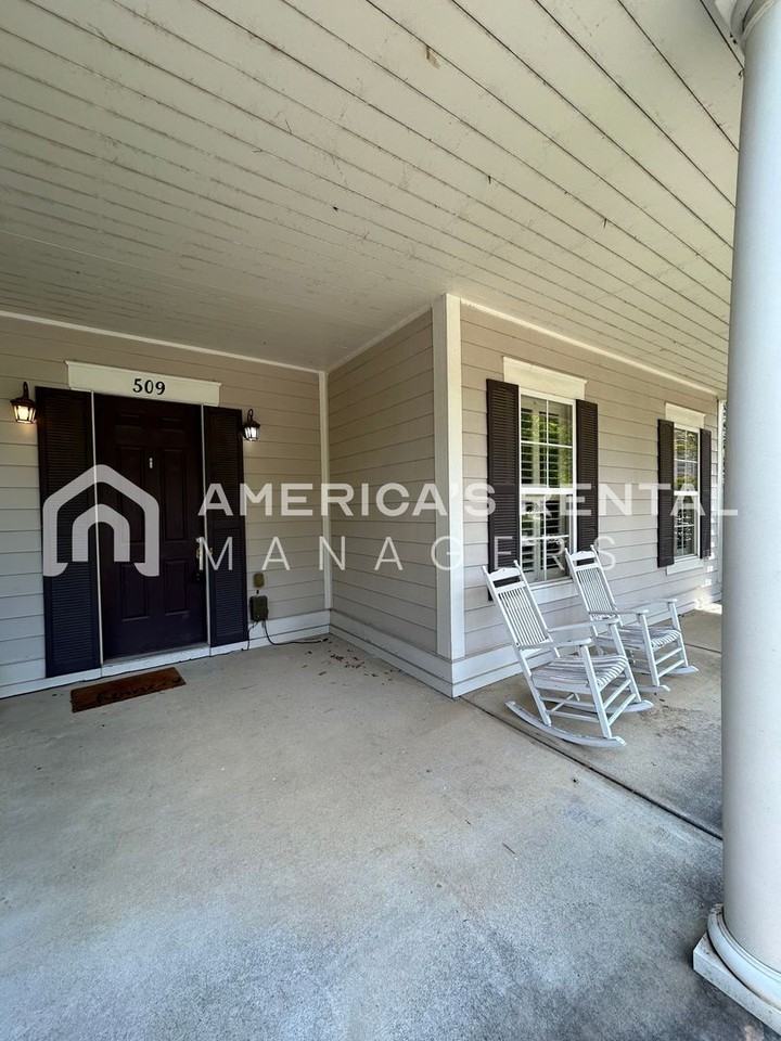 509 Rosebury Rd - Photo 3 of 50