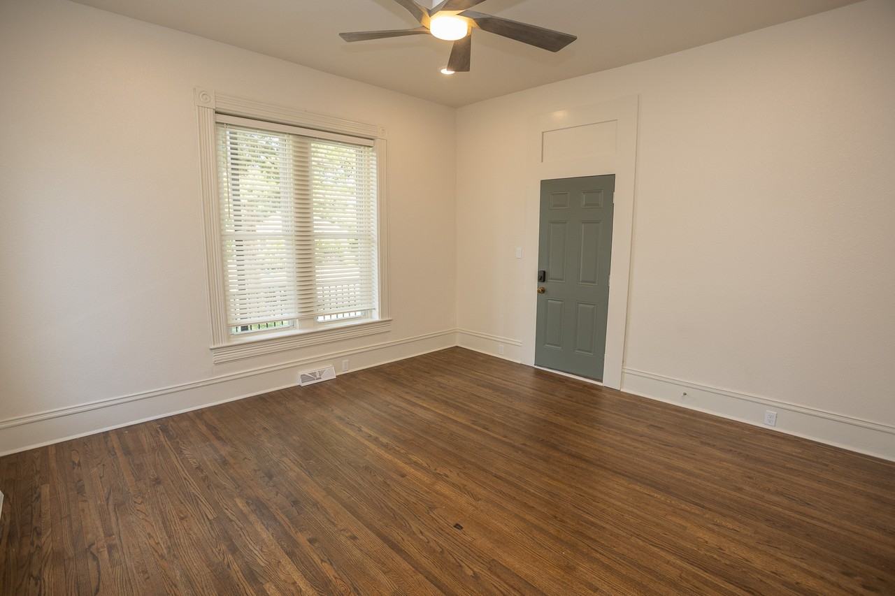 1122 East McCarty Street - Photo 5 of 19