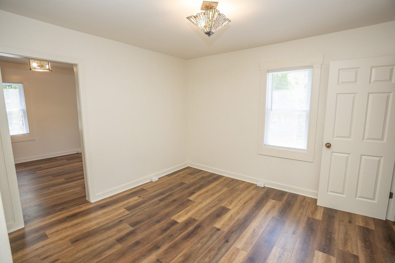 1122 East McCarty Street - Photo 4 of 15