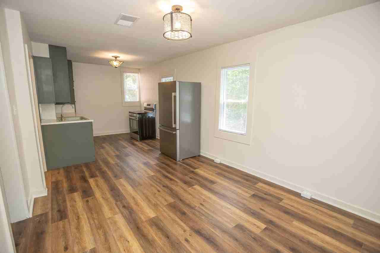 1122 East McCarty Street - Photo 7 of 15