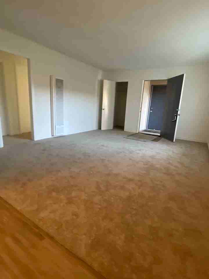 Upstairs 2 Bed 1 Bath, 1 Assigned Parking Space Included, 1.5 Miles From the Beach - Photo 6 of 7