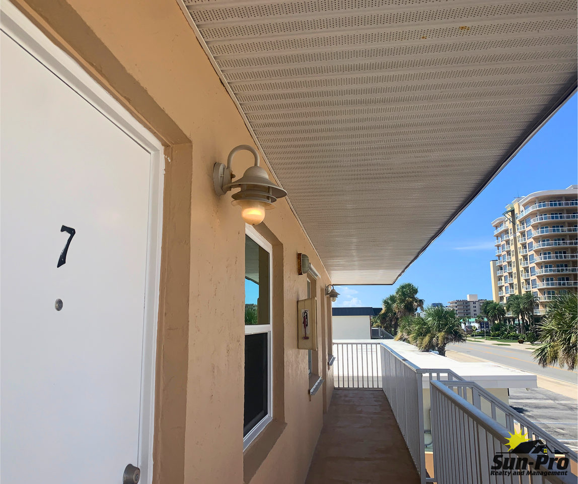 3724 South Atlantic Avenue #7 - Photo 3 of 12