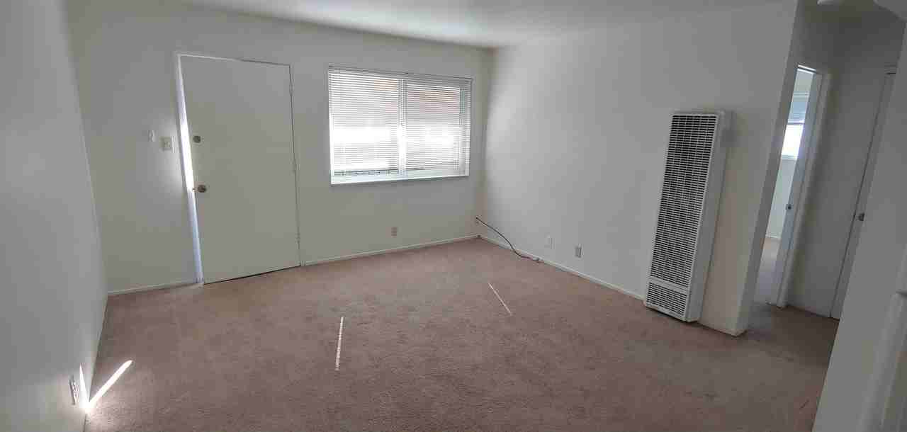 5th St-427 5SJ - Photo 2 of 13