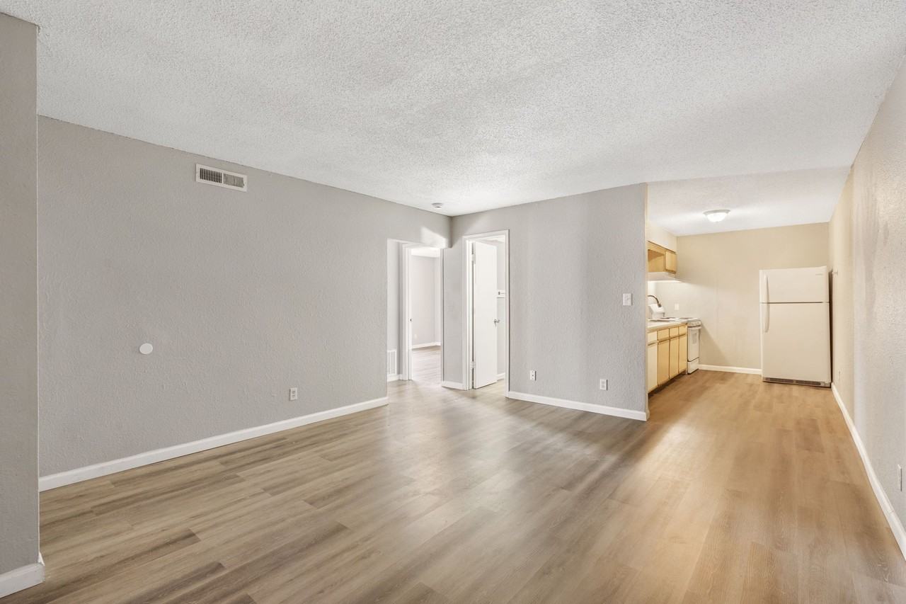 True North Apartments - Photo 4 of 19