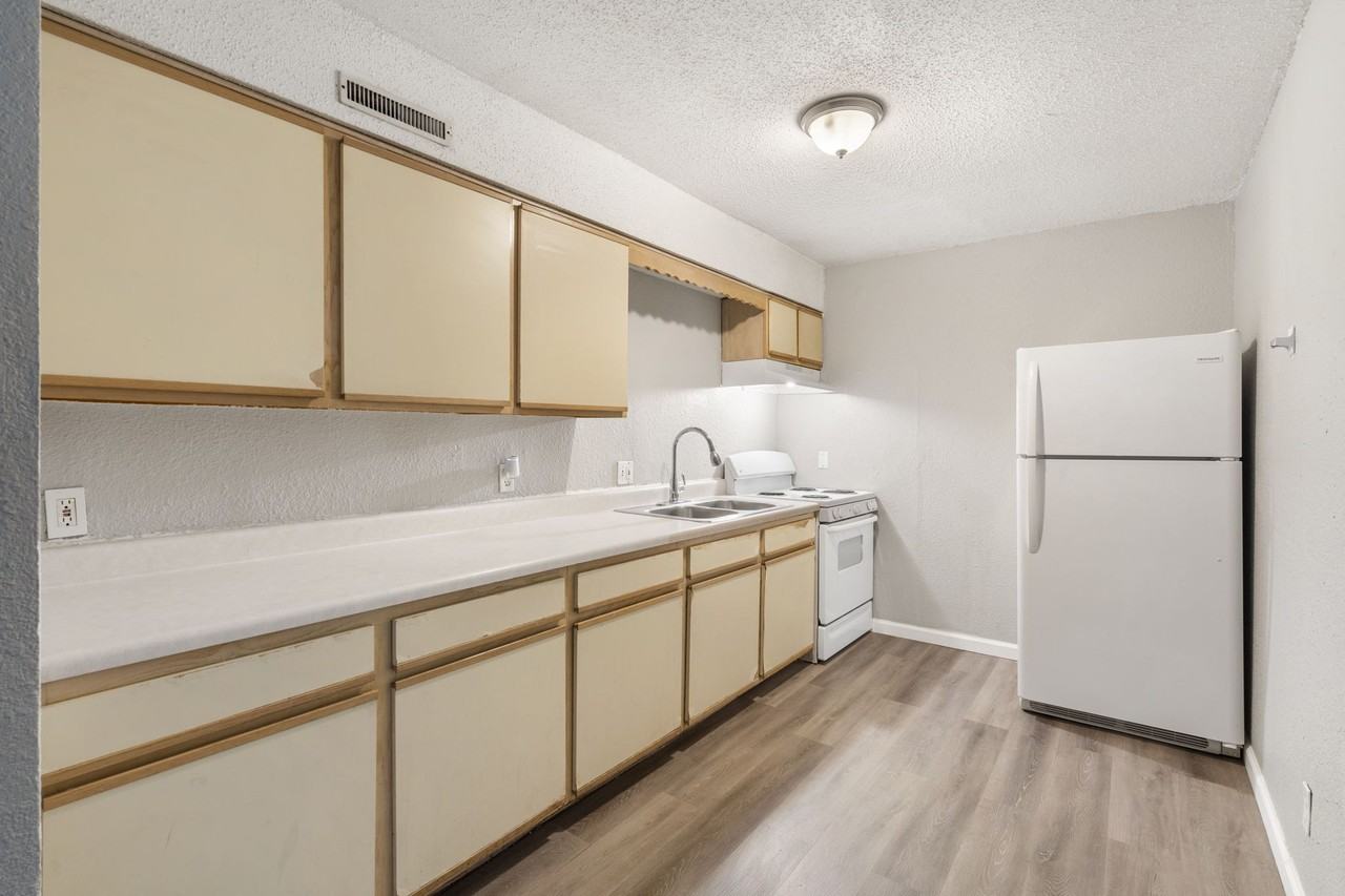 True North Apartments - Photo 7 of 19