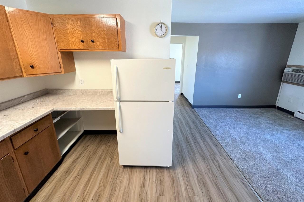 2103 4th Ave SE - 12 PLEX - Photo 3 of 11