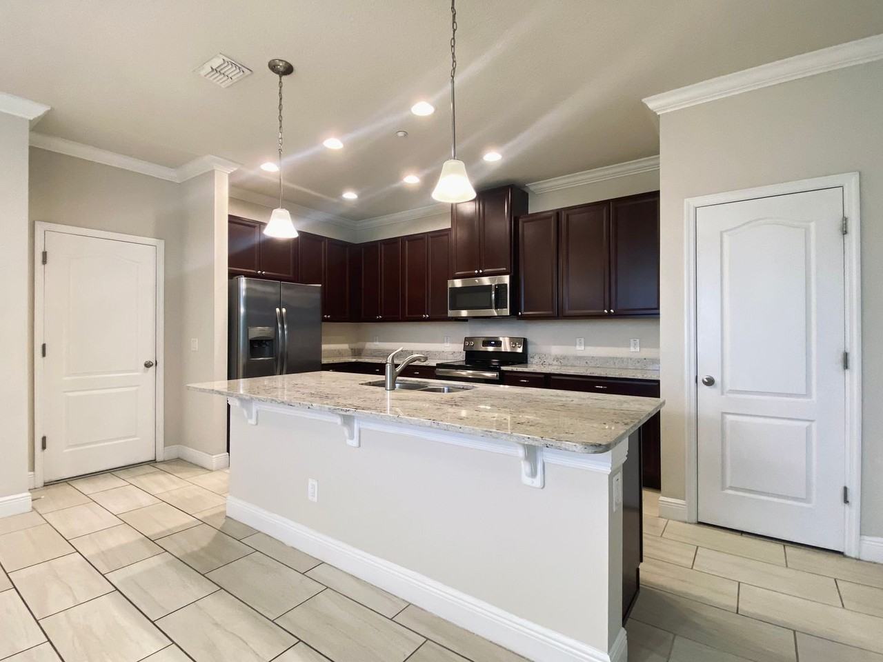 7640 Aloma Pines Ct - Photo 3 of 24