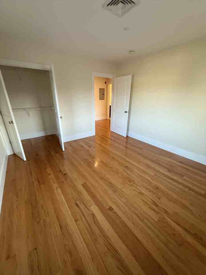 Locust St #401 - Photo 6 of 13