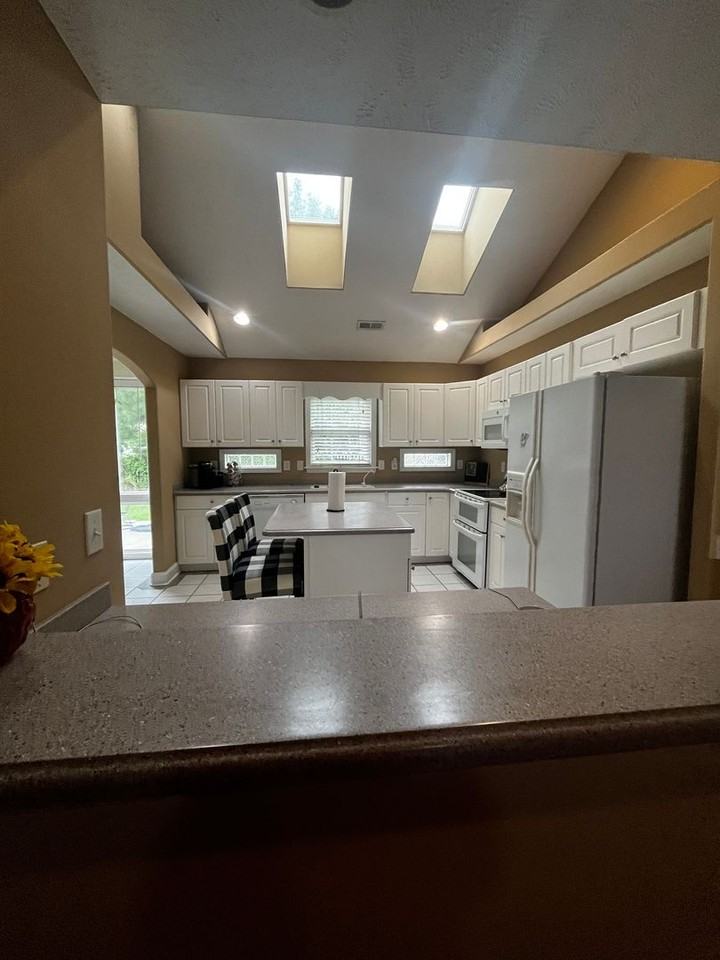 403 Neuchatel Rd - Photo 7 of 19