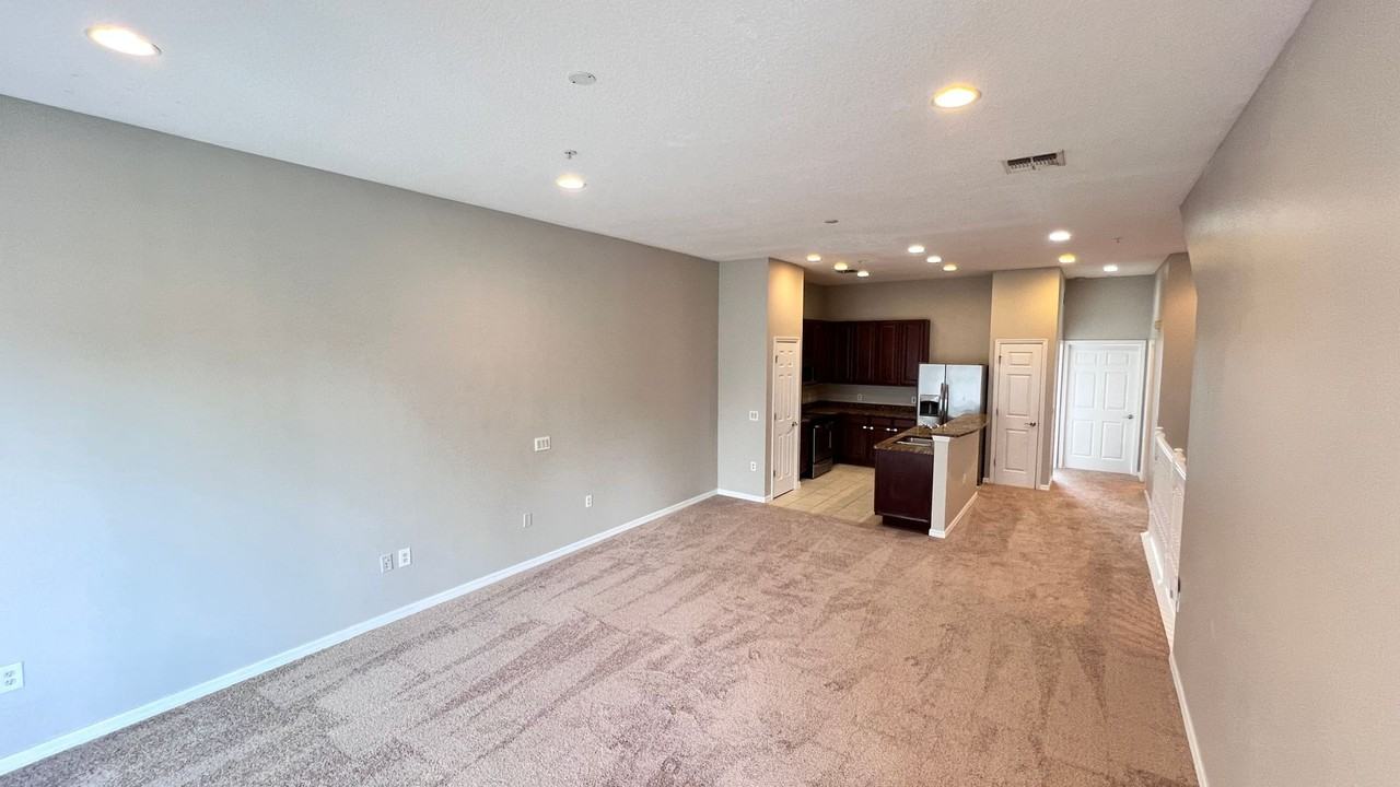 3736 Avalon Park East Blvd - Photo 3 of 43