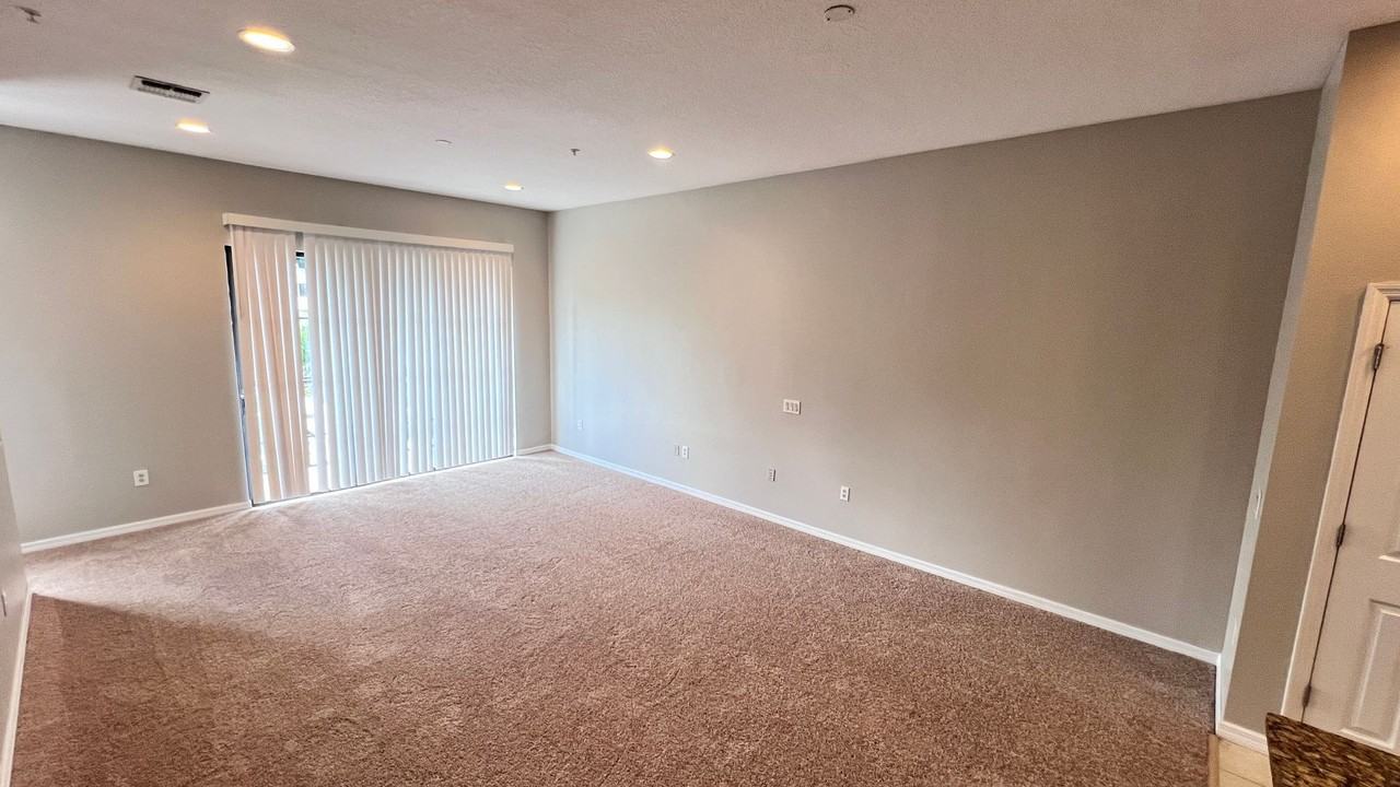 3736 Avalon Park East Blvd - Photo 4 of 43