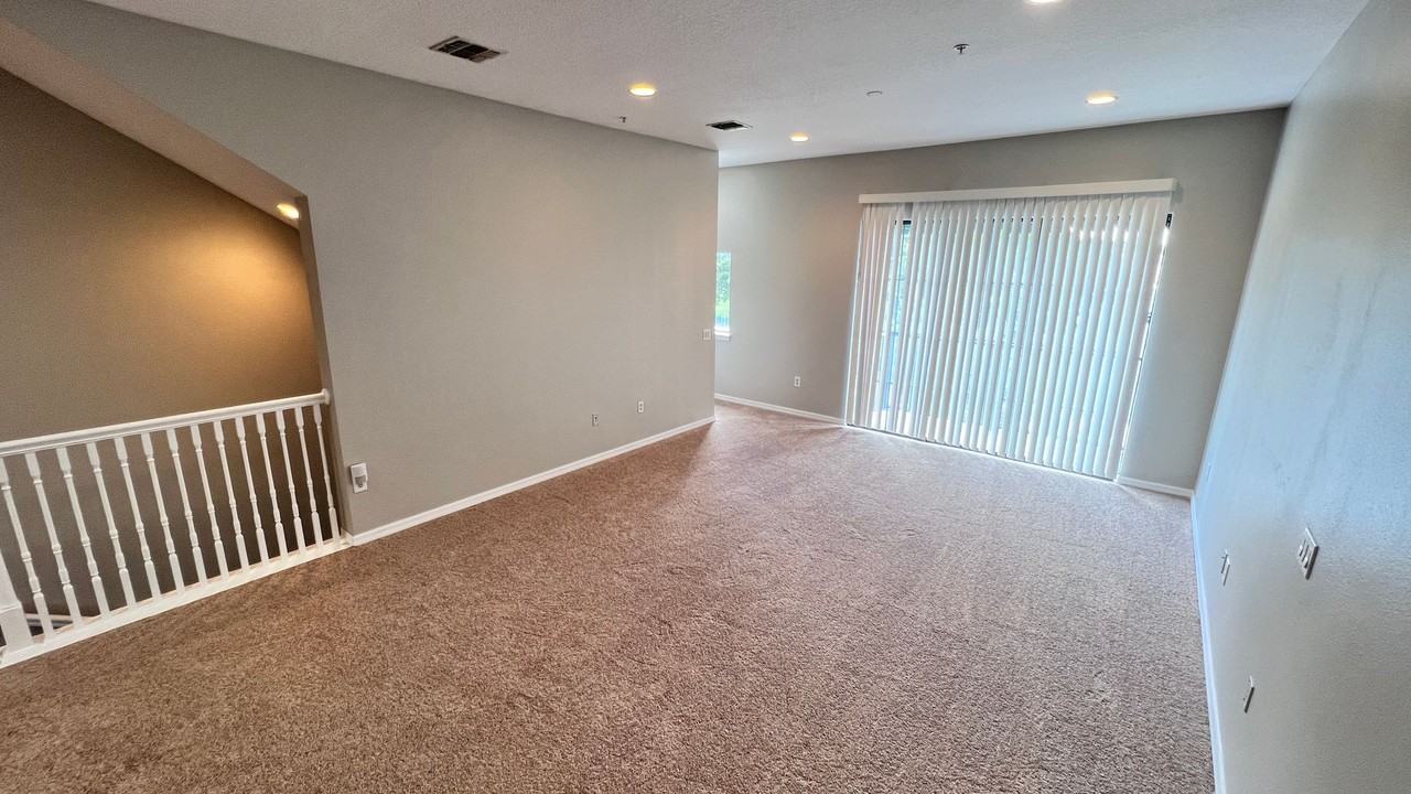 3736 Avalon Park East Blvd - Photo 5 of 43