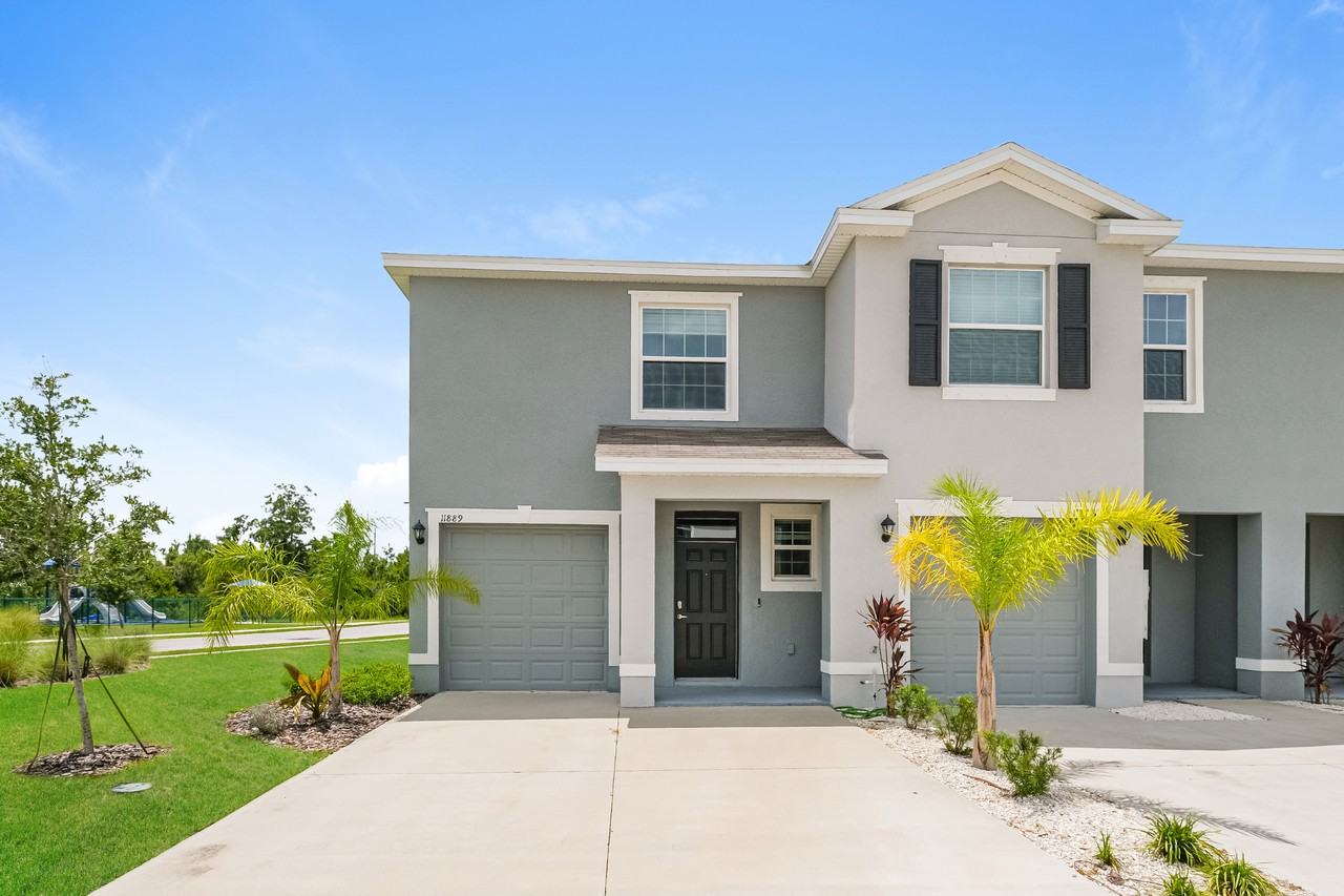 11889 Mountain Retreat Ln - Photo 2 of 43