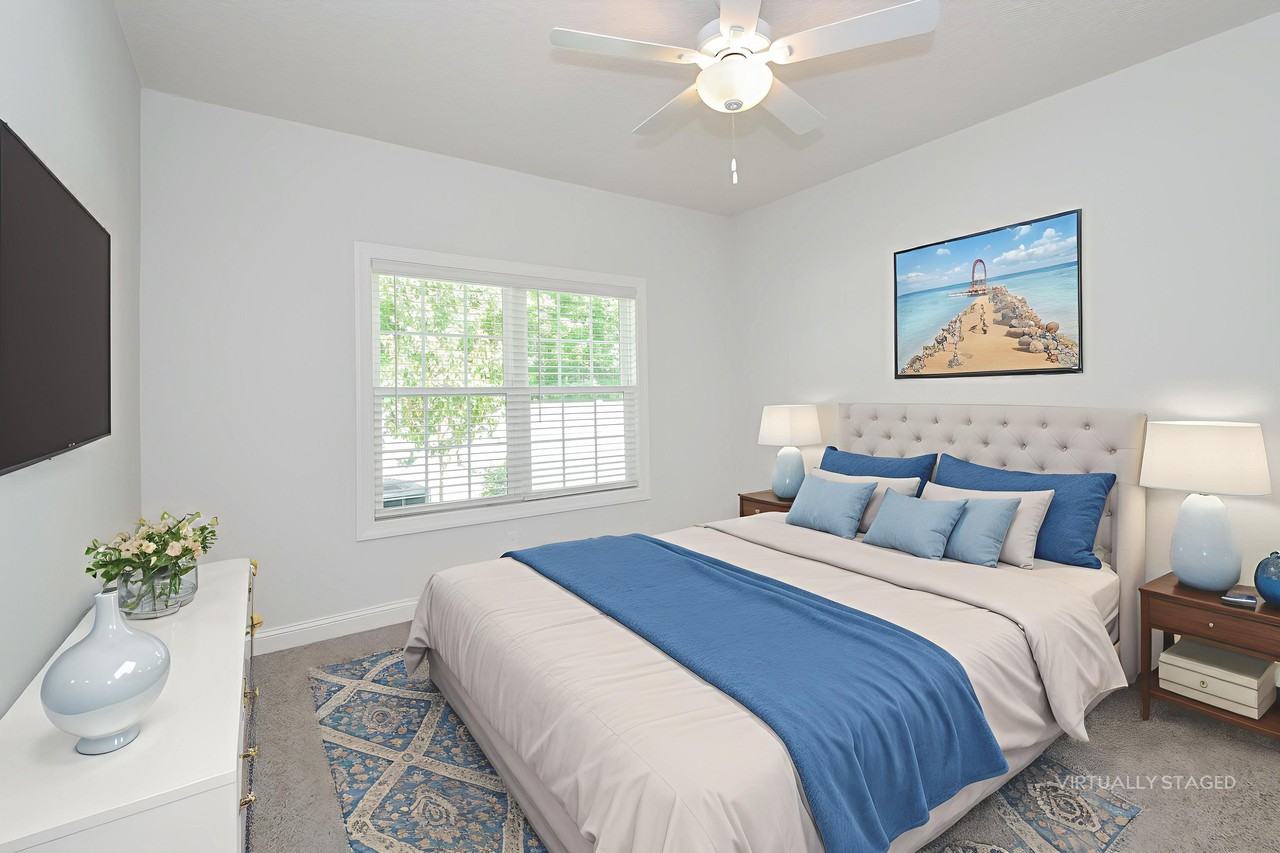 1136 1136 Walker Point Way - Photo 3 of 25
