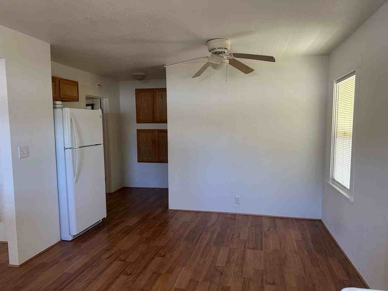 182 N Shepherd St - Photo 4 of 9