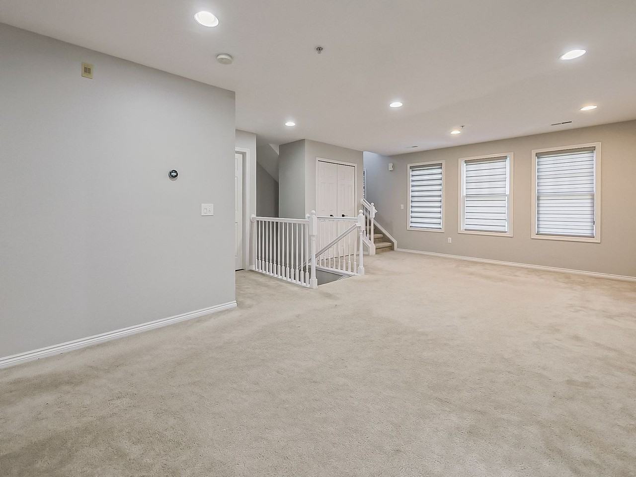 50107 Harding St - Photo 2 of 29