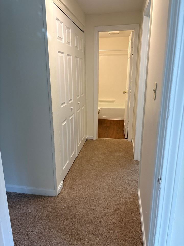 High Ridge Apartments - Photo 5 of 8