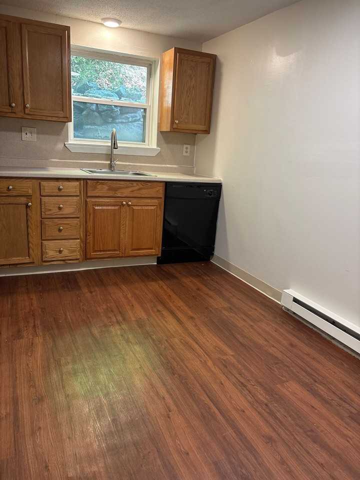 High Ridge Apartments - Photo 7 of 8