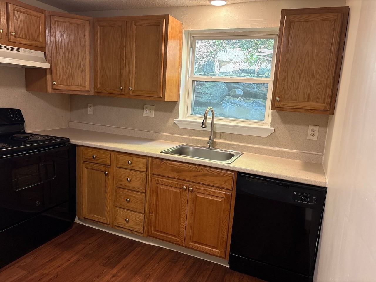High Ridge Apartments - Photo 2 of 7