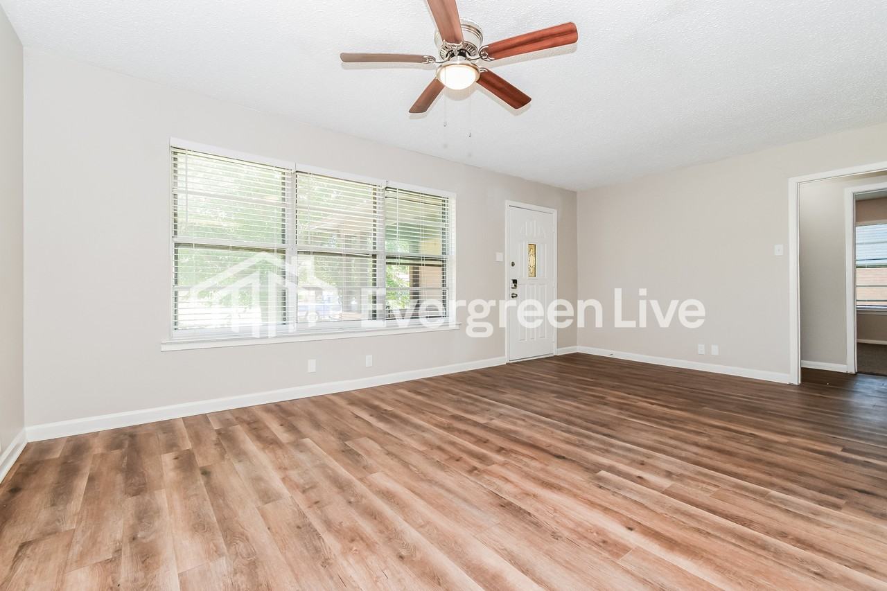 3504 Hilton Dr - Photo 7 of 16