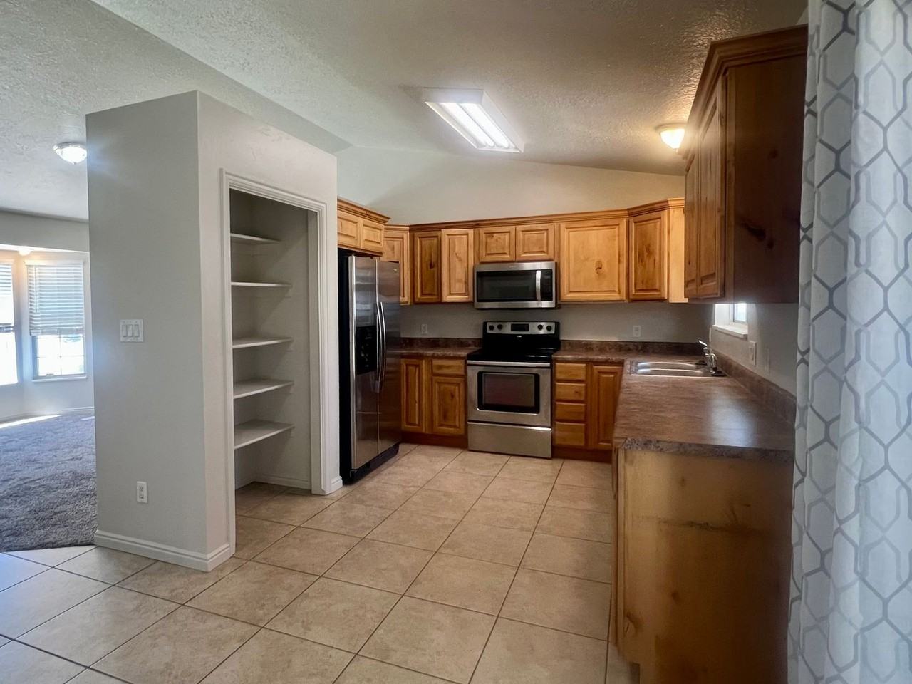 1412 N 220 E - Photo 3 of 14