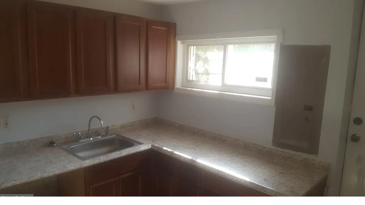 222 S Stricker St - Photo 6 of 7