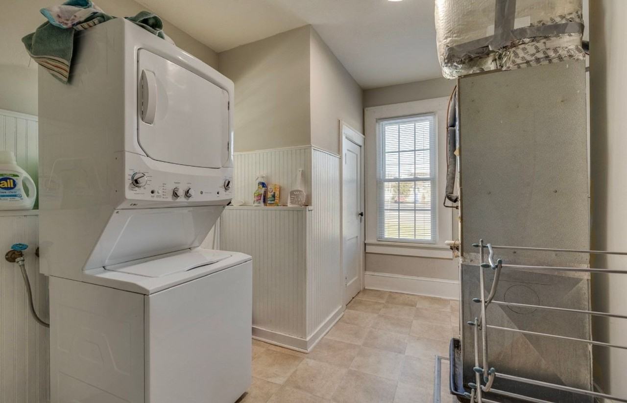 1092 Lynn Garden Dr - Photo 3 of 19