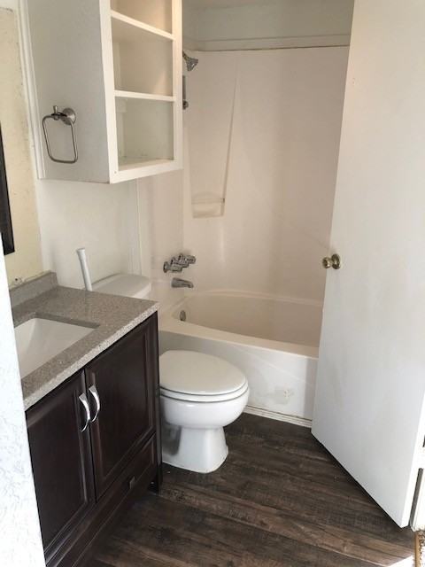 1505 N Locust St #7 - Photo 4 of 9