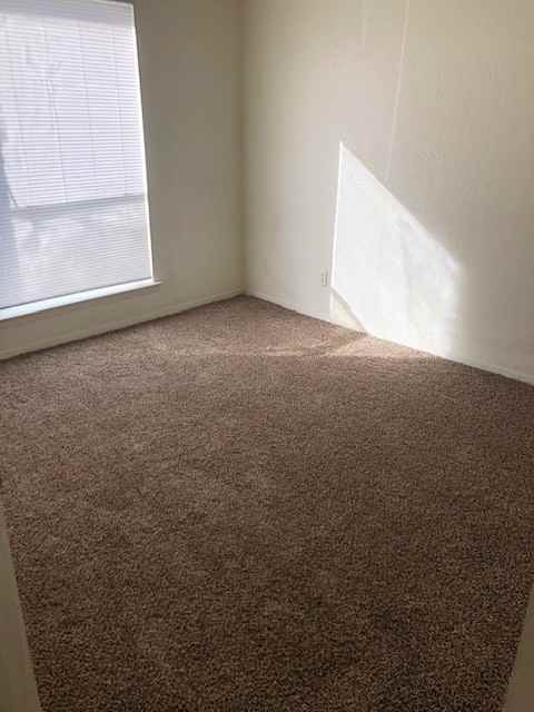 1505 N Locust St #7 - Photo 7 of 9