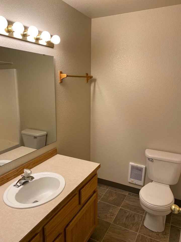 161- SW Yew Ave (4 units) - Photo 7 of 25
