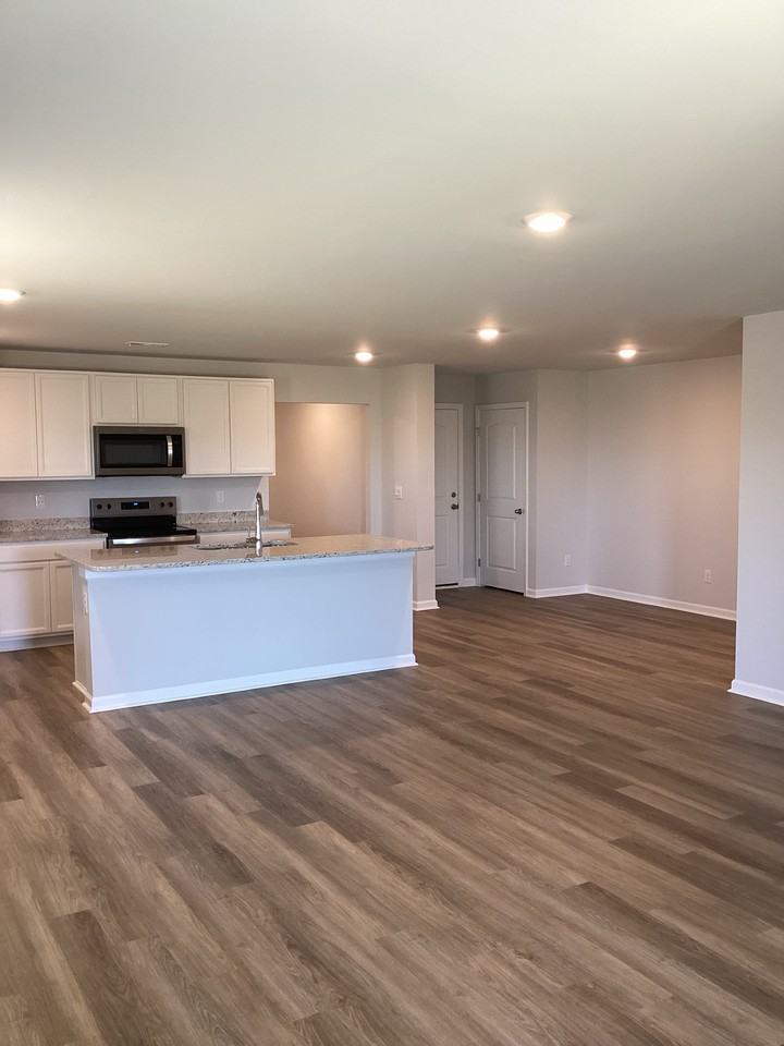 417 Jackson Point Cir #417 - Photo 3 of 25