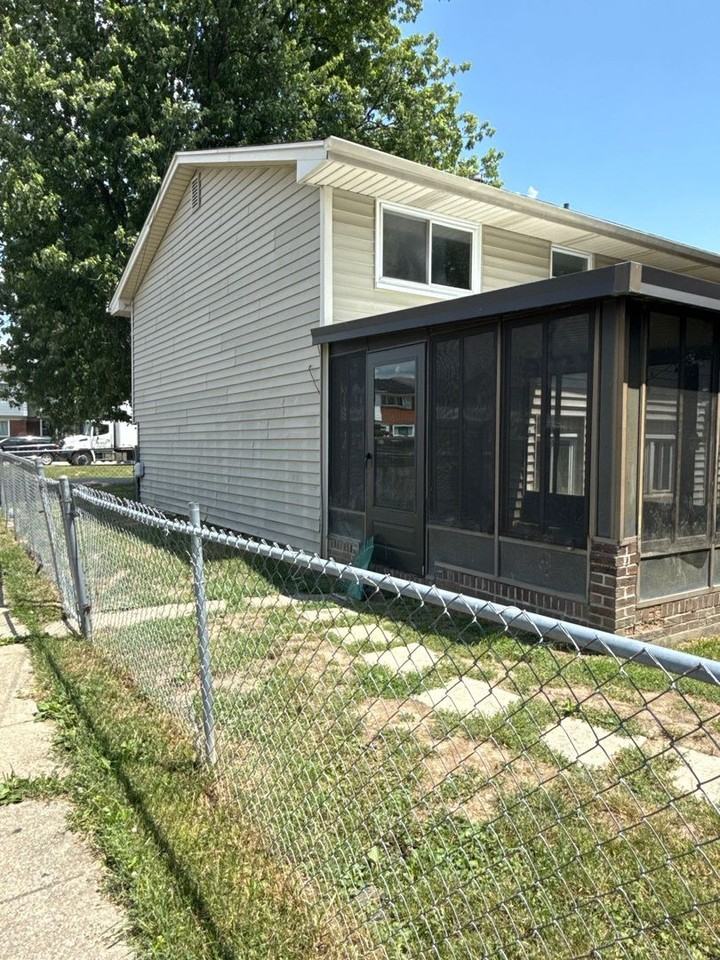 20110 Abrahm St - Photo 3 of 20