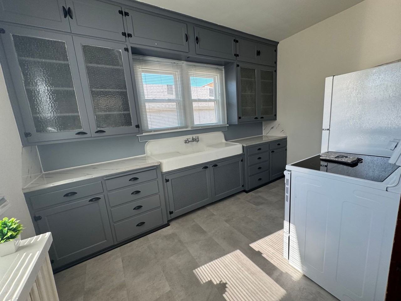 1728 S 6th St - Photo 3 of 28