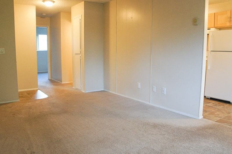 1505 Se Stark St - Photo 3 of 10