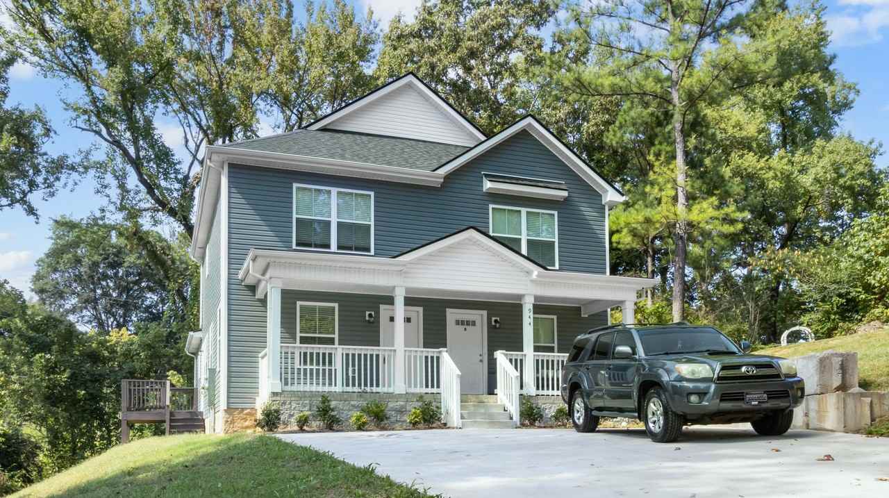 Brand New 2 Story Duplex!!  Close to Downtown with 3 bedrooms and 2 baths. - Photo 2 of 25